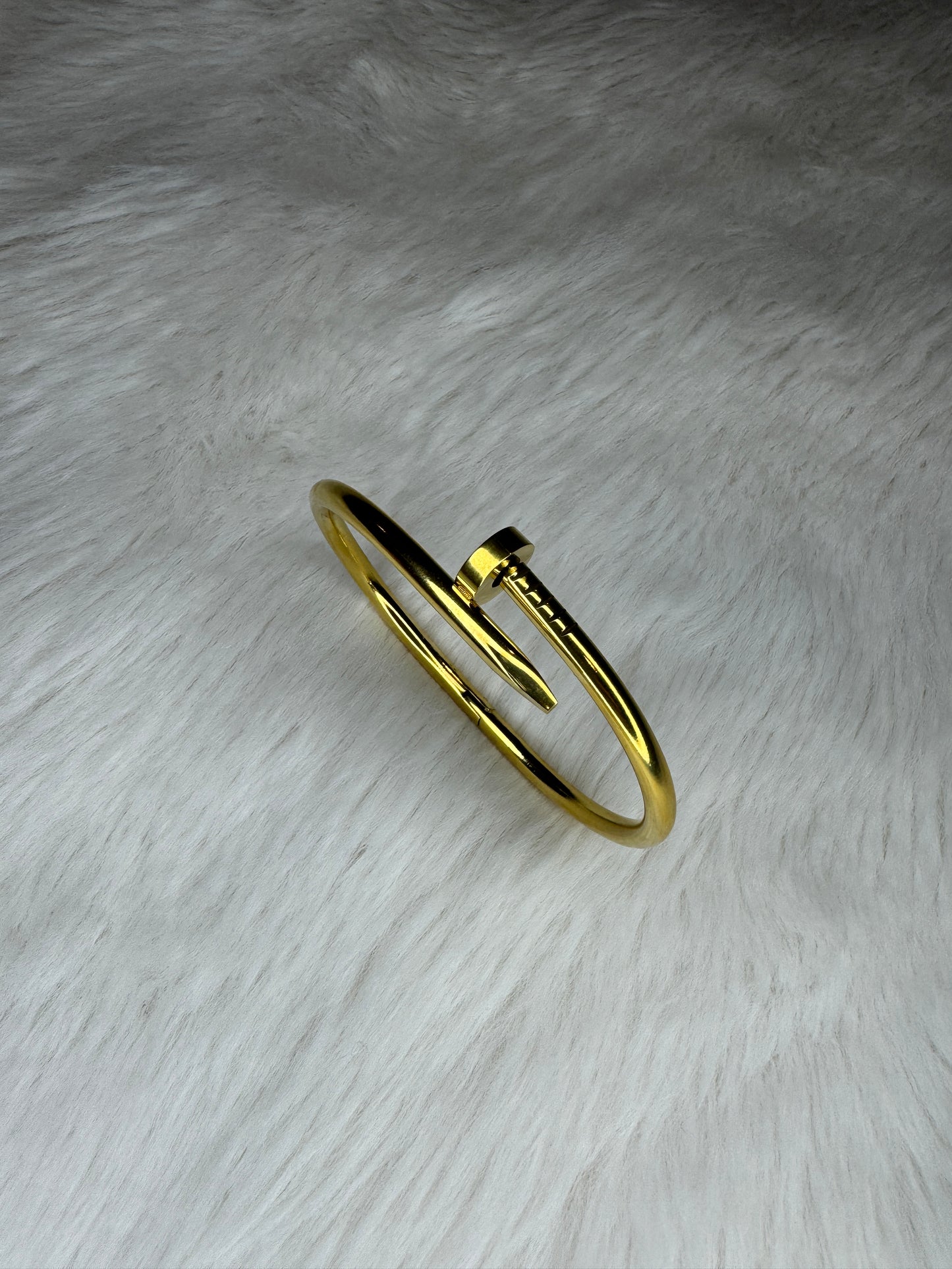 Clou Bracelet Bangle