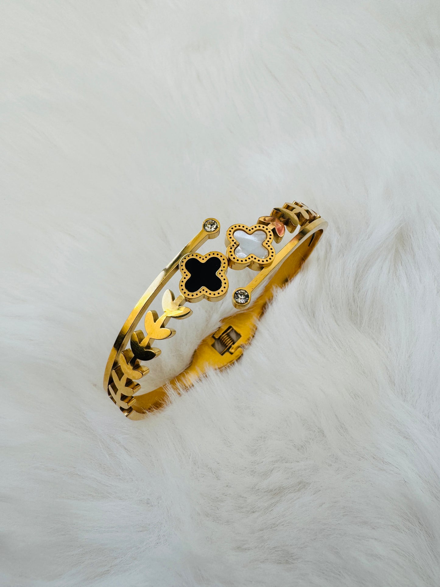 Noir & pearl Clover Bracelet Bangle