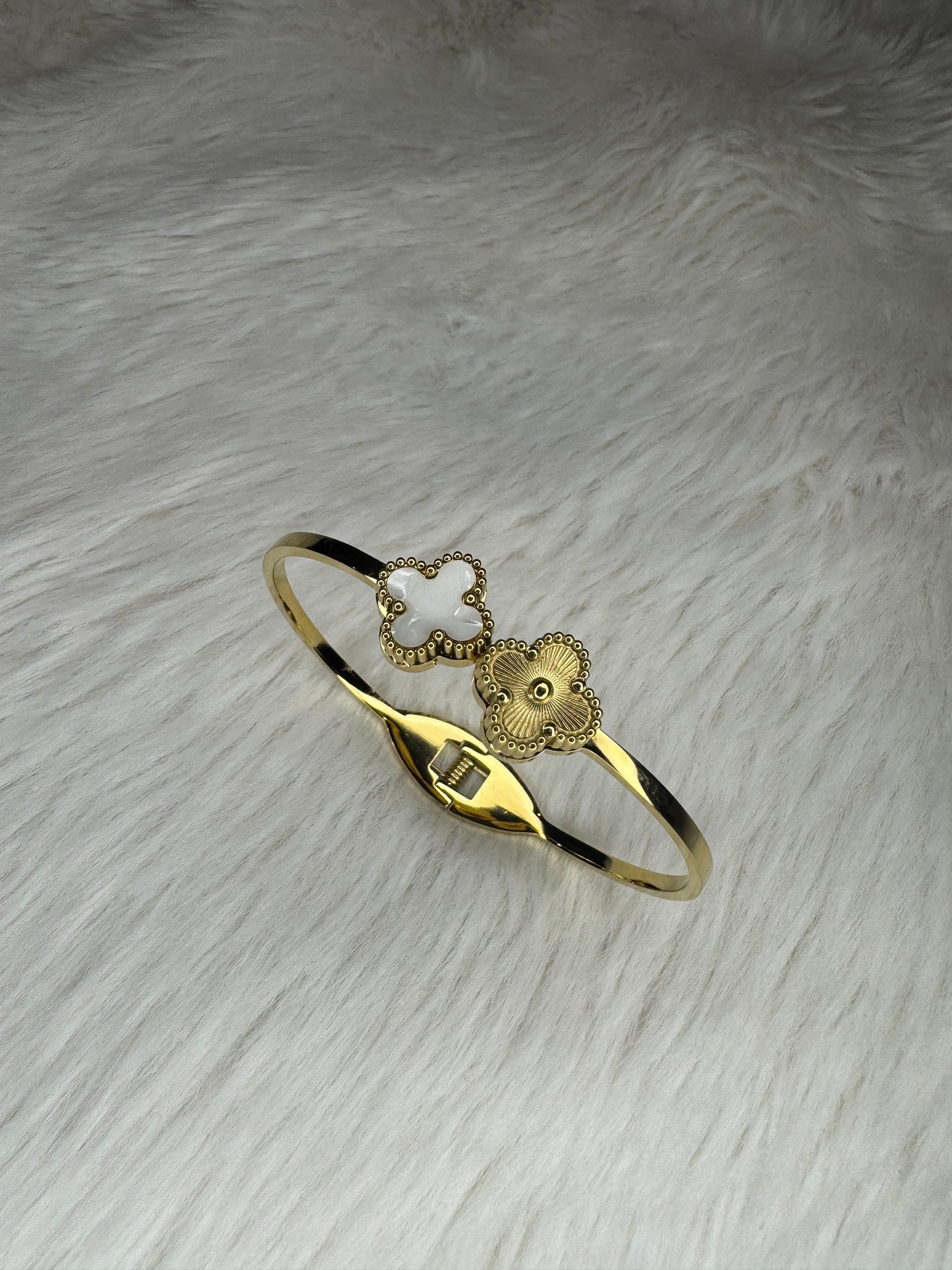 Chelle Clover Bracelet Bangle