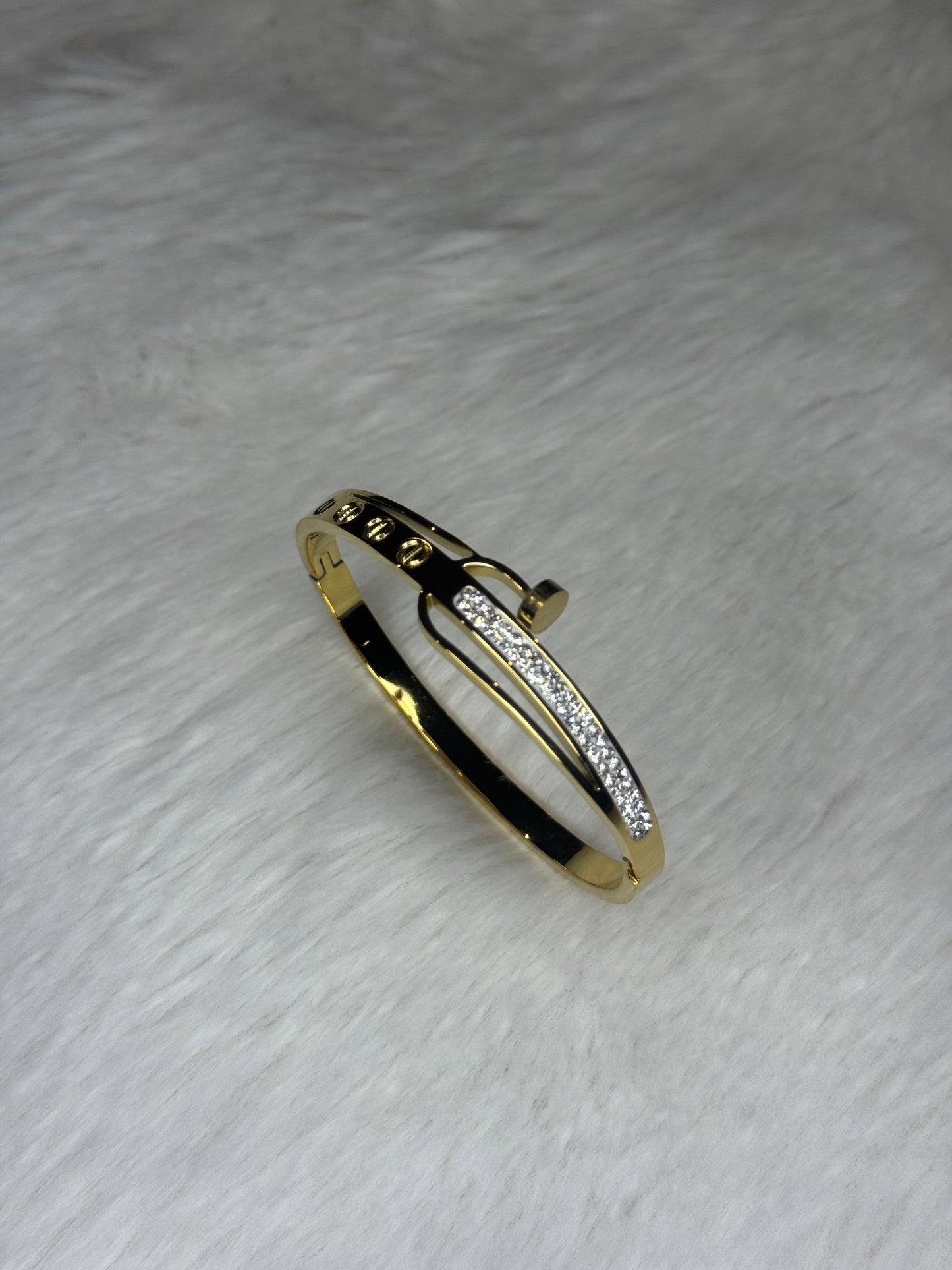 Gleam Lock Bracelet Bangle