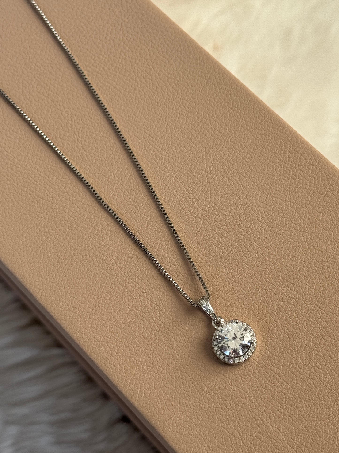 Sparkling Round Cut Necklace