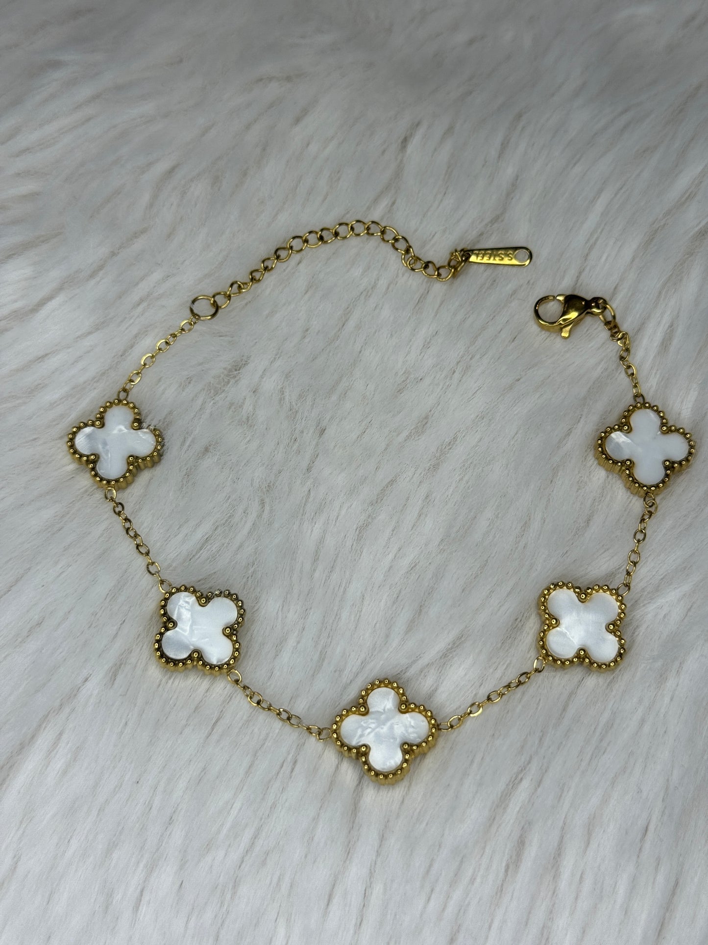 Clover bracelet