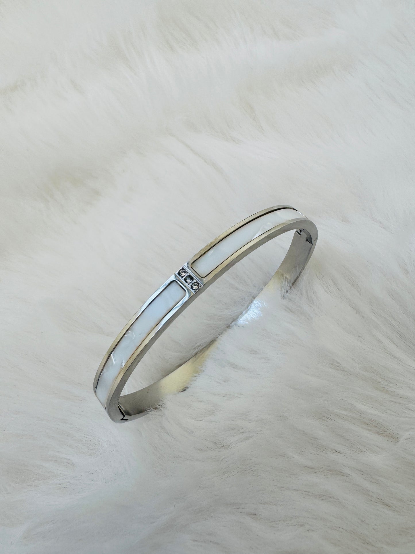 Golden Luxe Bracelet Bangle