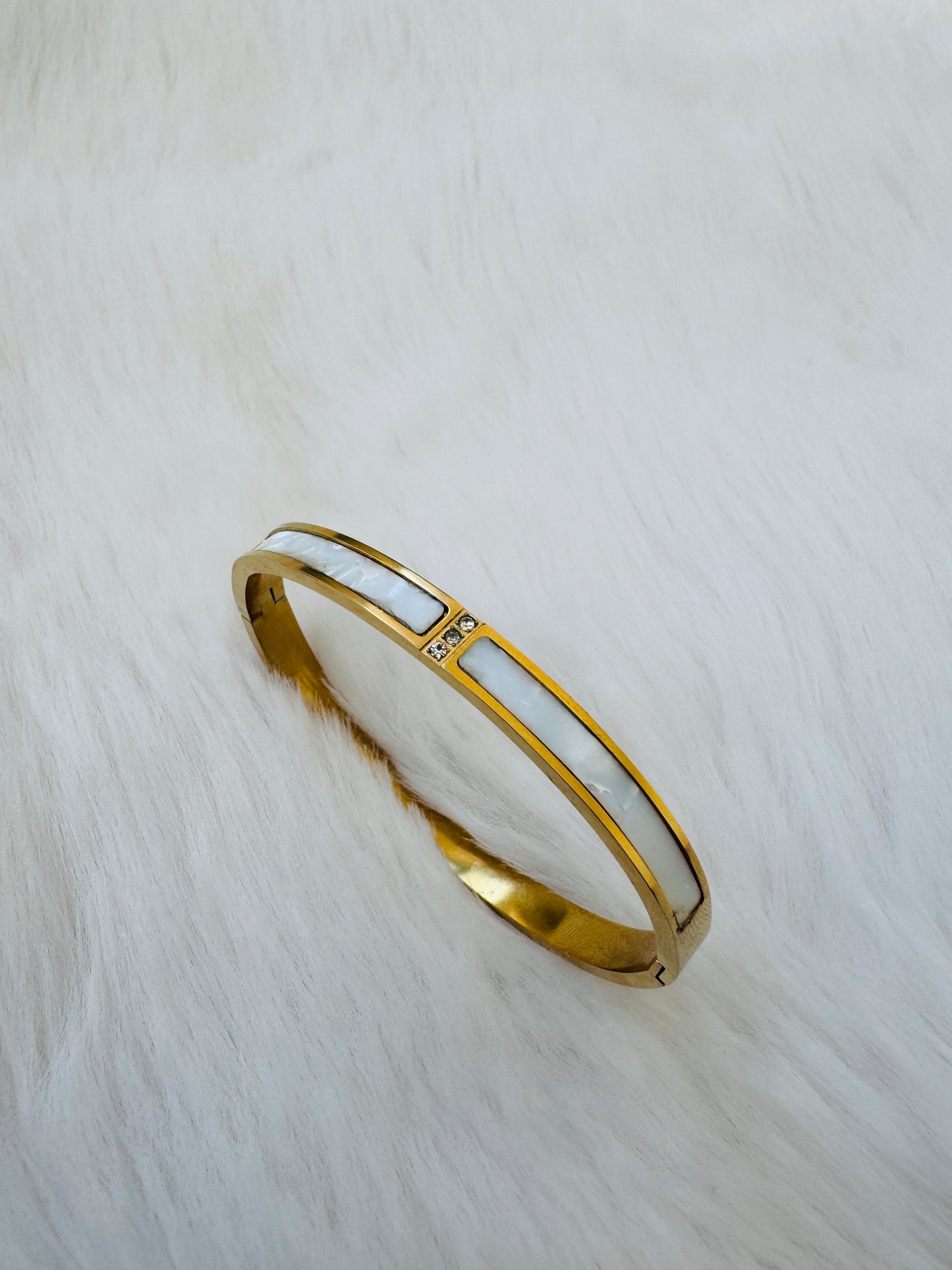 Golden Luxe Bracelet Bangle
